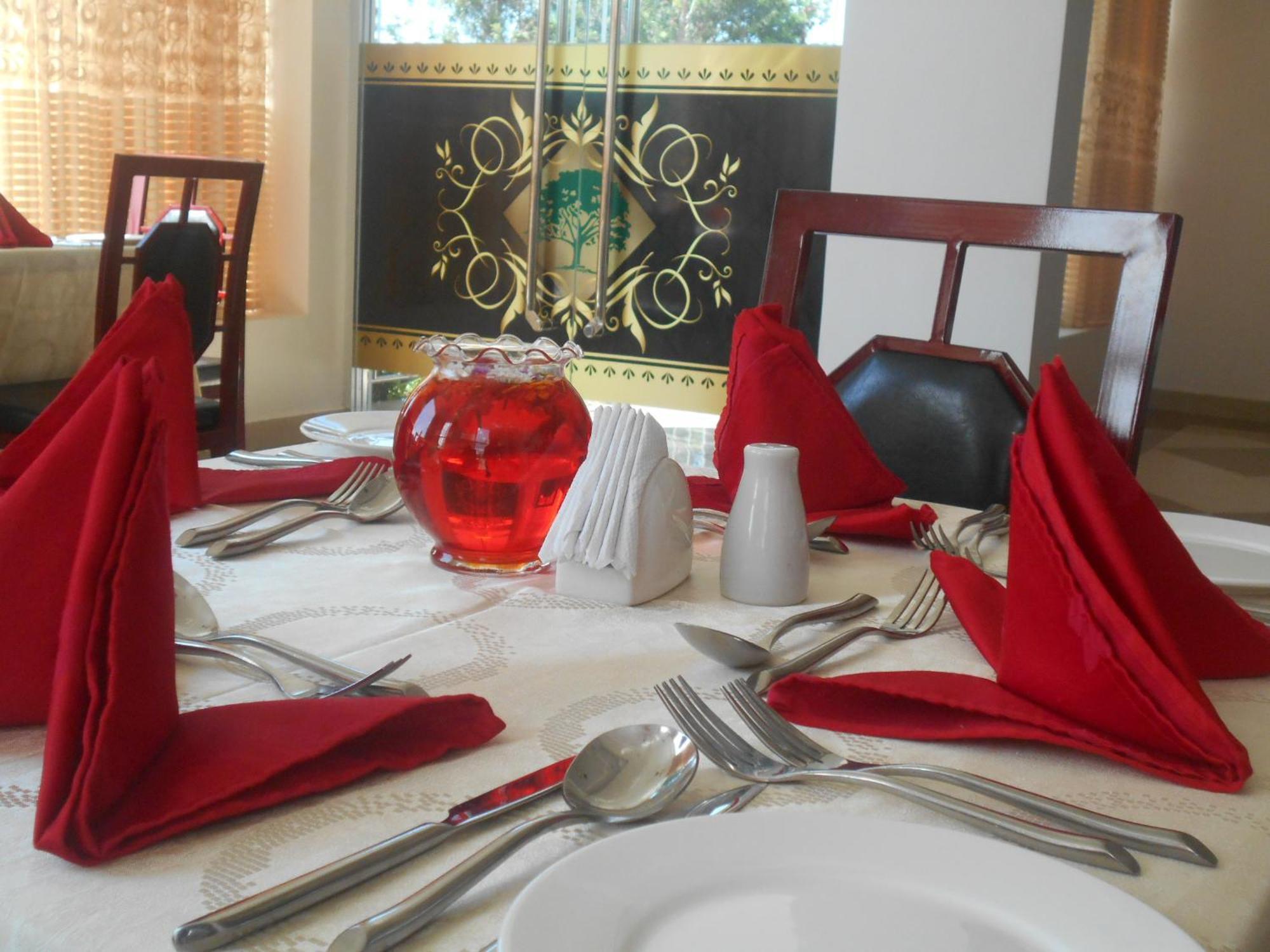 Adden Palace Hotel & Conference Centre 음완자 외부 사진
