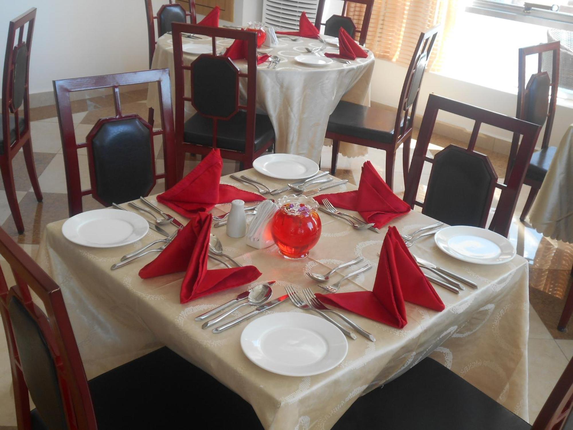 Adden Palace Hotel & Conference Centre 음완자 외부 사진