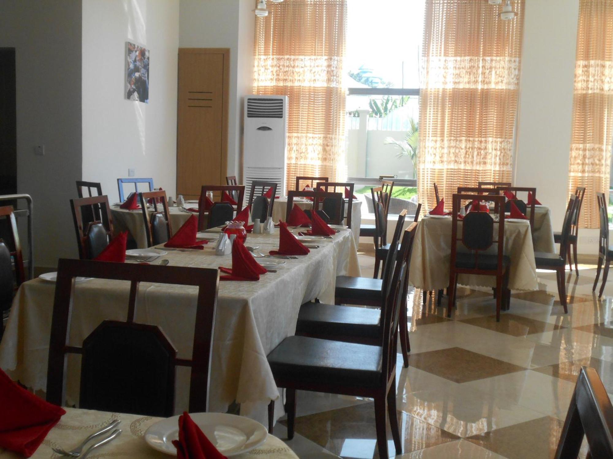 Adden Palace Hotel & Conference Centre 음완자 외부 사진