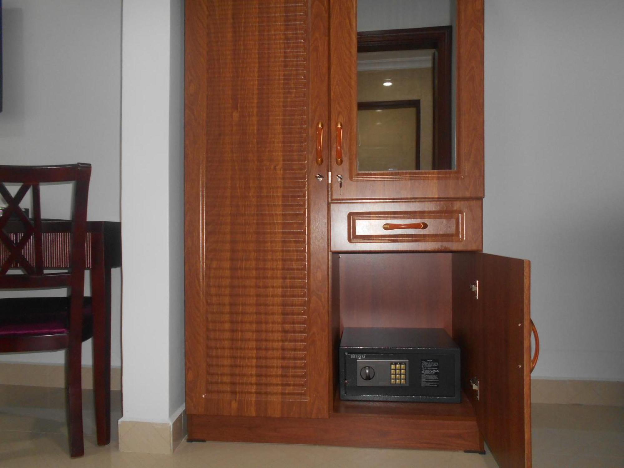 Adden Palace Hotel & Conference Centre 음완자 외부 사진